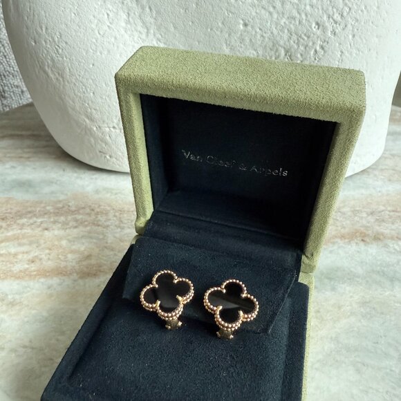 Magic Alhambra earrings - Picture 4 of 6